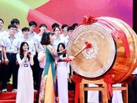 Tự nhận là 'chuột mẹ', Hiệu trưởng gửi thư căn dặn học trò trước giờ thi