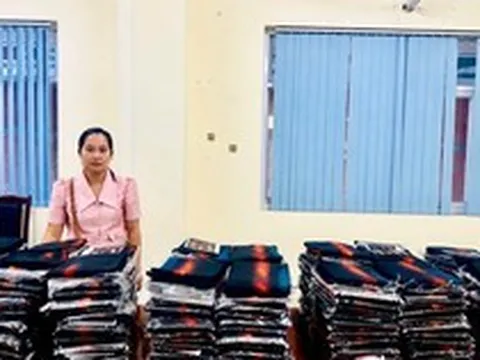 Sử dụng AI sao chép thiết kế áo dài nổi tiếng, Hoàng Thị Bích Ngọc SN 1986 bị khởi tố