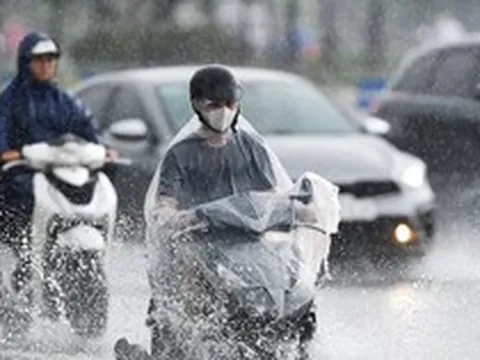 Miền Bắc bất ngờ đón gió mùa Đông Bắc từ tối nay, nhiều nơi mưa to đến rất to