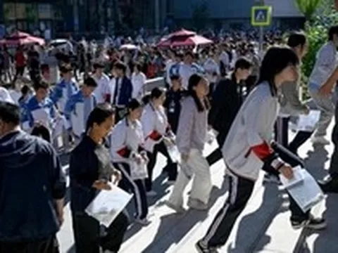 Gần 13 triệu học sinh Trung Quốc bước vào kỳ thi đại học "khốc liệt nhất hành tinh"