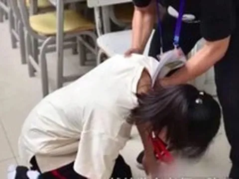 Phát hiện quên tô phiếu đáp án khi thi đại học, nữ sinh quỳ xin giám thị cho cơ hội nhưng bị từ chối: Nhiều năm sau cuộc đời thay đổi bất ngờ