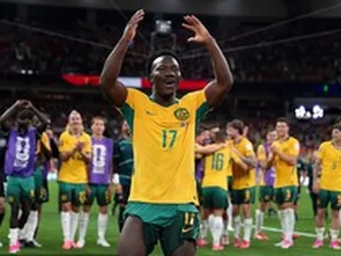 Câu chuyện phi thường của người hùng World Cup 2026 sinh ra từ trại tị nạn, trong gia đình nghèo khổ với 8 người con