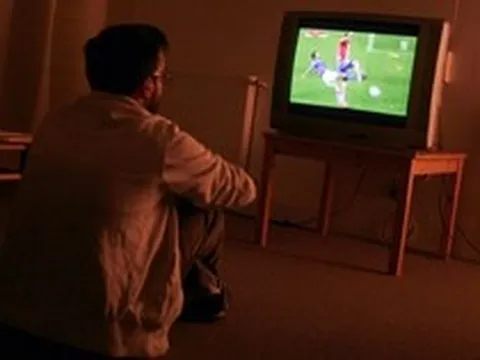 Bác sĩ cảnh báo thức khuya liên tiếp để xem World Cup nguy hiểm hơn bạn nghĩ