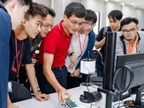 Một trường ĐH vừa tung học bổng gần 1 tỷ đồng/năm để “chiêu mộ nhân tài” AI, kỹ thuật: Trợ cấp thêm tới 30 triệu đồng/tháng