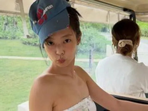Jennie gia nhập môn phái giữ dáng kiểu nhà giàu, vung tay phát nào thấy mỡ bụng tan phát đó