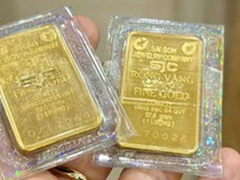 Vàng giảm, bán hay giữ?