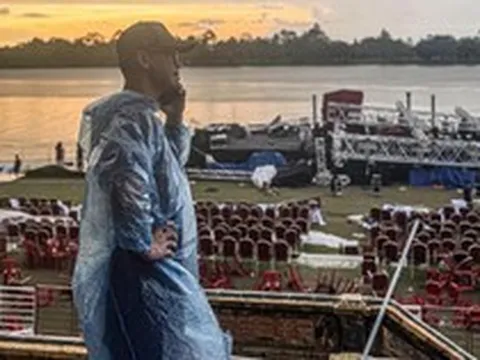 Giông lốc lớn cuốn bay sân khấu tại Huế, ca sĩ Nguyễn Đình Tuấn Dũng: "Tôi vẫn chưa hết bàng hoàng"