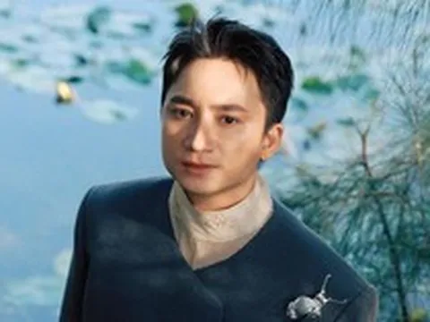 Việt Nam có nghệ sĩ trăm tỷ đổi đời nhờ 1 bản hit “đơn điệu”, cứ chạm tay là ra nhạc nổi cả nước