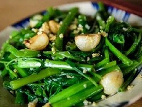 Ăn 5kg rau bina không tốt bằng 1kg rau dân dã này của người Việt: Là "thuốc bổ gan" tự nhiên, mặt giảm nám và ngủ ngon