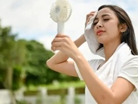 Lời khuyên cho những người hay sử dụng quạt cầm tay vào mùa hè