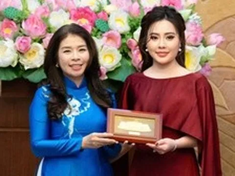 Hoa hậu Phan Kim Oanh và dàn thí sinh Miss Multicultural World 2026 thăm quan Nhà Quốc hội