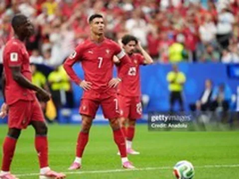 Cả thế giới bị Ronaldo lừa!