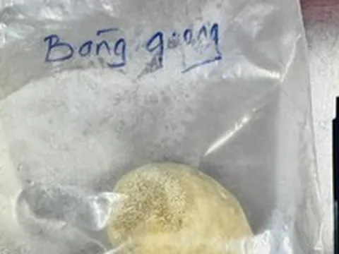 Món quà "độc nhất vô nhị" của bệnh nhân sau ca mổ: Lời cảnh báo về 1 kiểu uống nước của nhiều người Việt