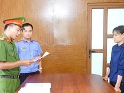 Ra quyết định khởi tố người phụ nữ bán hải sản Nguyễn Thị Thúy SN 1983