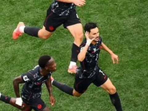 Thắng 1-0 Nam Phi, Canada trở thành đội đầu tiên vào vòng 1/8 World Cup, tạo điều chưa từng có trong lịch sử