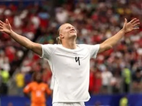 Haaland khiêm tốn, CĐV Brazil nói: 'Đừng hòng đánh lừa chúng tôi'