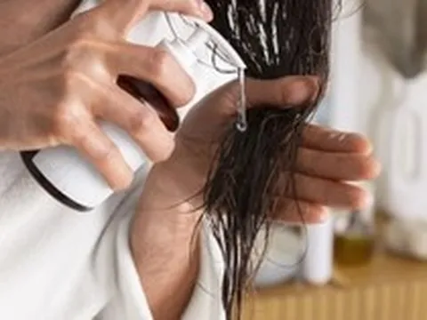 Bộ Y tế thu hồi khẩn 4 dầu gội trị gàu