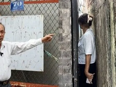Chuyện hy hữu ở TP.HCM: Có nhà, có sổ nhưng hơn 10 năm vẫn không thể về ở vì... không có lối đi