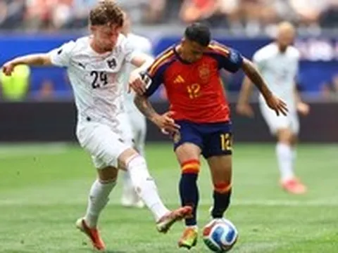 Tây Ban Nha thắng Áo 3-0: Oyarzabal lập cú đúp, Simon phá kỷ lục