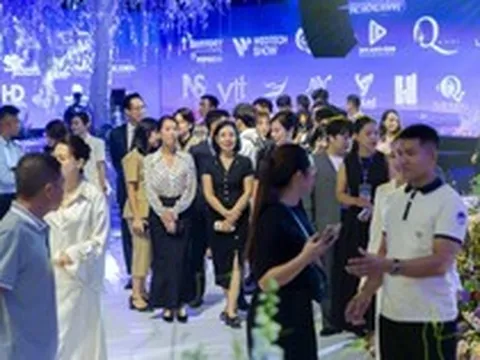 Hàng nghìn người đang đổ về triển lãm lớn nhất Đông Nam Á của tập đoàn Vingroup