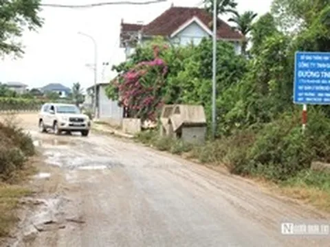 Dự án trăm tỷ dang dở, người dân khốn khổ vì bụi mịt mù, đường lầy lội