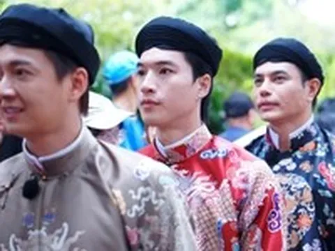 Trường Giang, HIEUTHUHAI quảng diễn áo dài truyền thống trong Kinh thành Huế