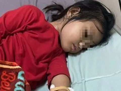 Bé gái 5 tuổi nhiễm "siêu vi khuẩn", gặp nguy hiểm vì món ăn vặt ngọt mát mùa hè người lớn còn mê