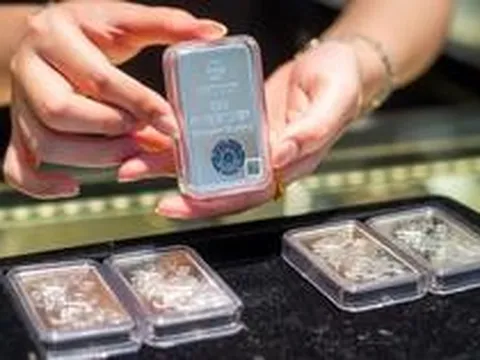 Bạc bật tăng vượt mốc 60 USD/ounce, thị trường chờ đợi điều gì?