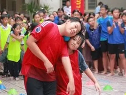 Ngày hè 'hết nước chấm' trổ tài nấu ăn, thi tìm kiếm tài năng nhí và viết chữ đẹp