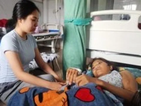 Nữ tân sinh viên Bảo Châu: 'Mẹ ơi, học đại học vì con muốn tự cứu được mẹ'