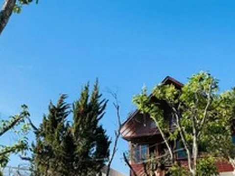 Nhà gỗ 2 tầng của MC Đại Nghĩa