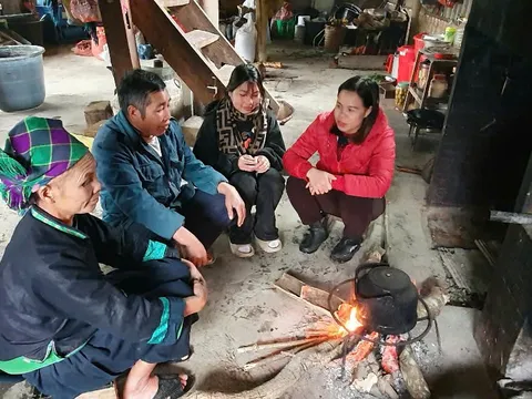 Giữ trẻ em gái ở lại trường: Câu chuyện phía sau một dự án áo thun