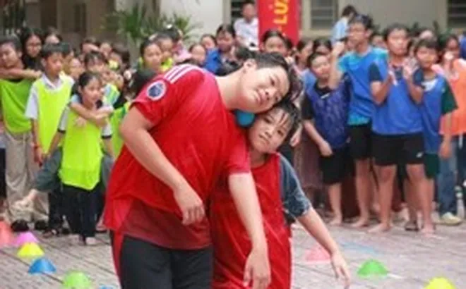 Ngày hè 'hết nước chấm' trổ tài nấu ăn, thi tìm kiếm tài năng nhí và viết chữ đẹp