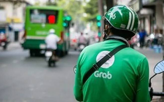 Từ 22/10/2026, Grab tự động ghi âm mọi chuyến xe ban đêm, khách không thể tắt