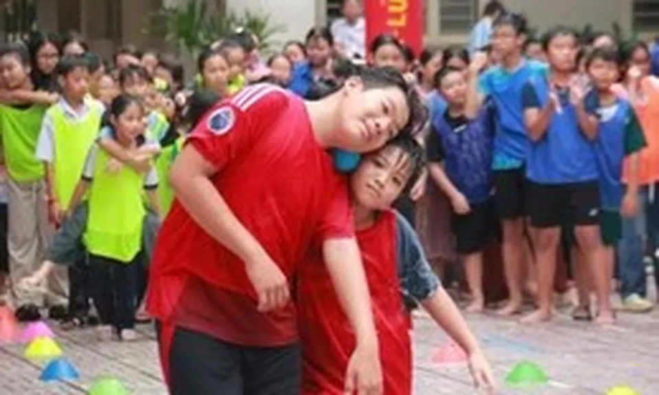Ngày hè 'hết nước chấm' trổ tài nấu ăn, thi tìm kiếm tài năng nhí và viết chữ đẹp