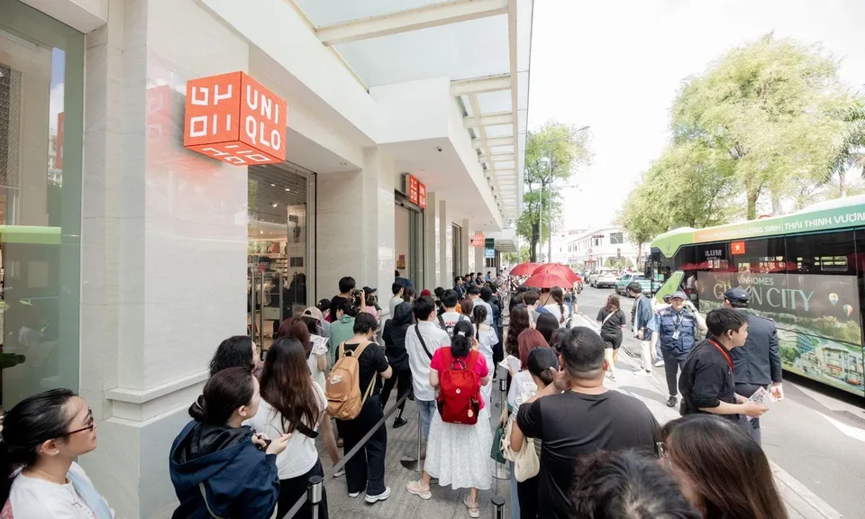 Không khí ngày đầu diễn ra Tuần lễ cảm ơn tại Uniqlo